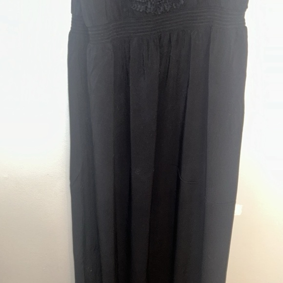 Torrid black dress with open back long. - Picture 6 of 7